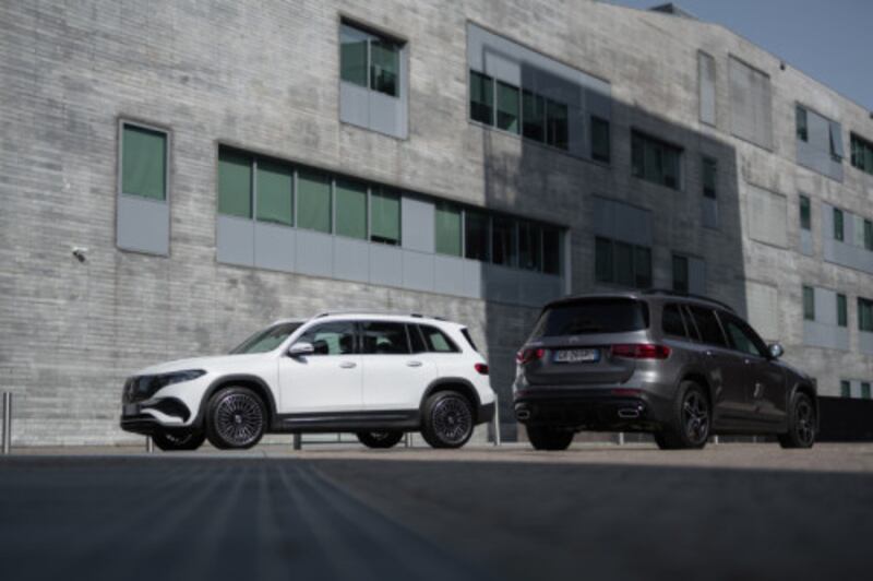 Mercedes-Benz EQB e GLB: guarda la gallery 15