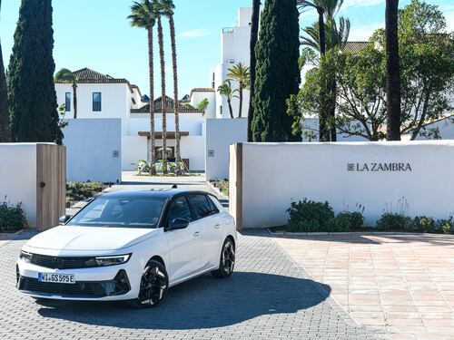 Opel Grandland GSe, la nostra prova del Suv da 300cv