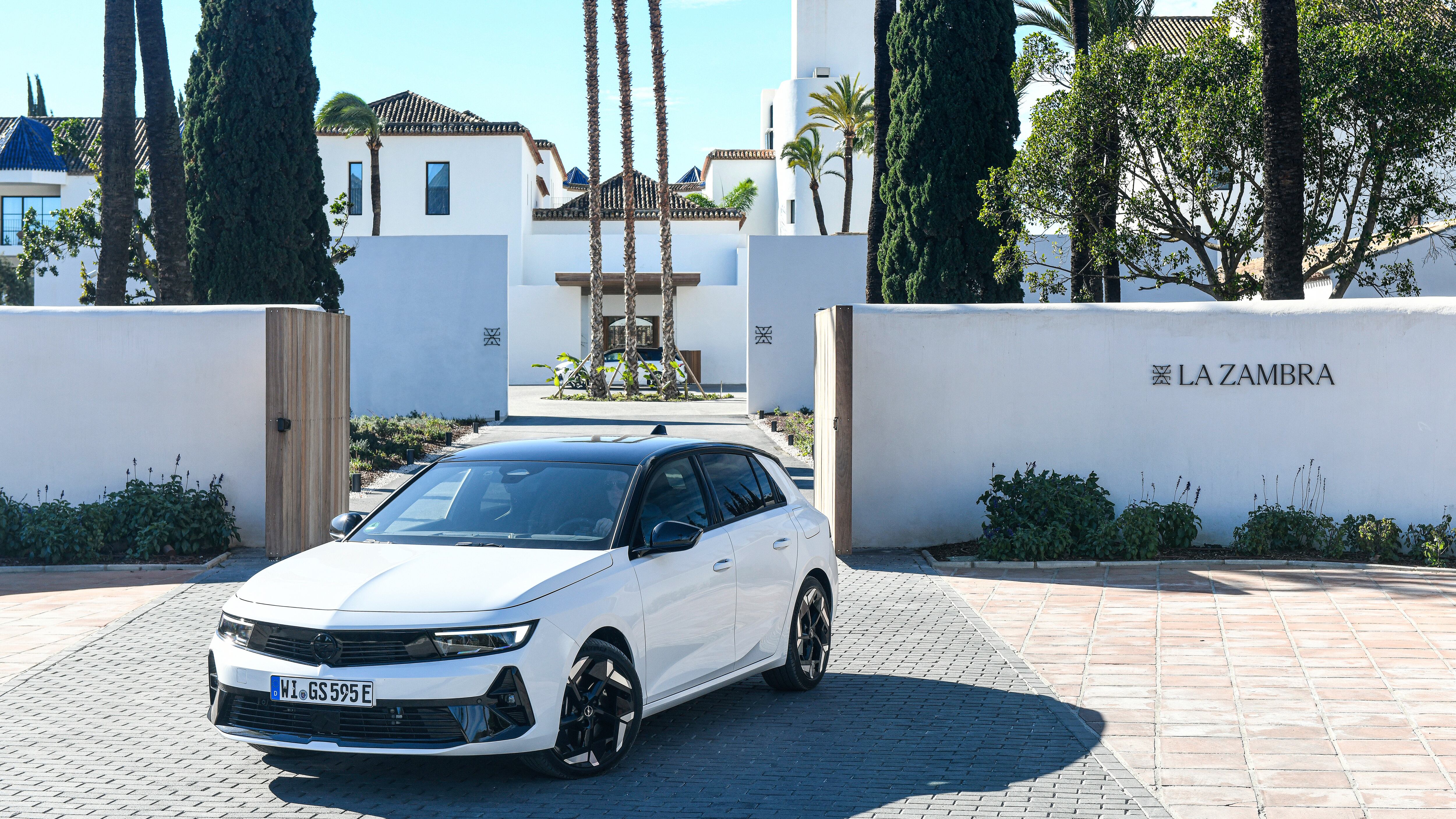 Opel Grandland GSe, la nostra prova del Suv da 300cv