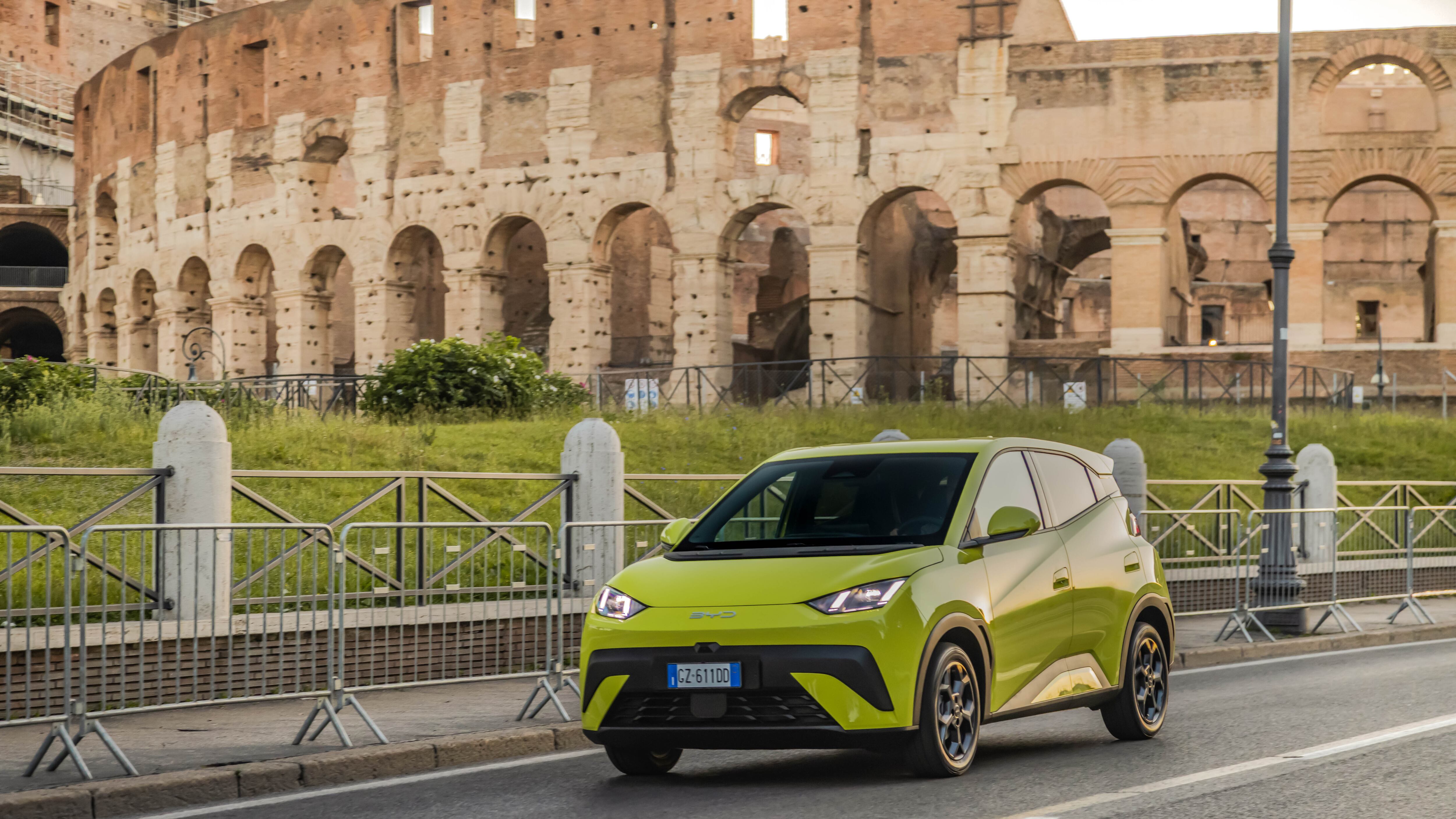 BYD Dolphin Surf, così i cinesi attaccano il segmento delle utilitarie
