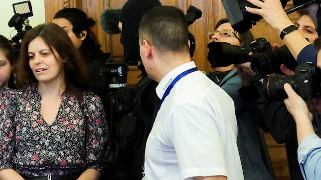 Ilaria Salis, in campo anche l'ultrasinistra: "Una dei nostri"