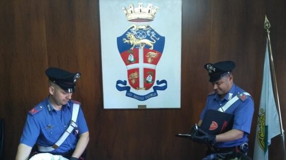 Sassari, aggredito dal fratello e da un romeno, viene poi arrestato dai carabinieri