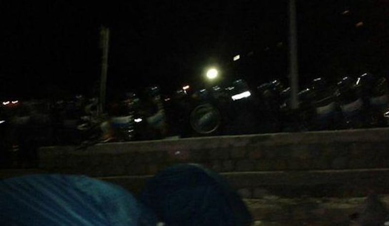 Migranti sugli scogli a Ventimiglia 2