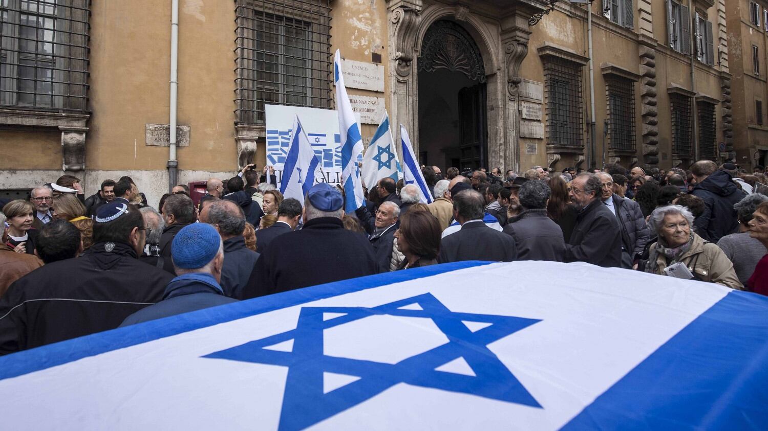 Gerusalemme, Renzi: "Il voto Unesco è allucinante"