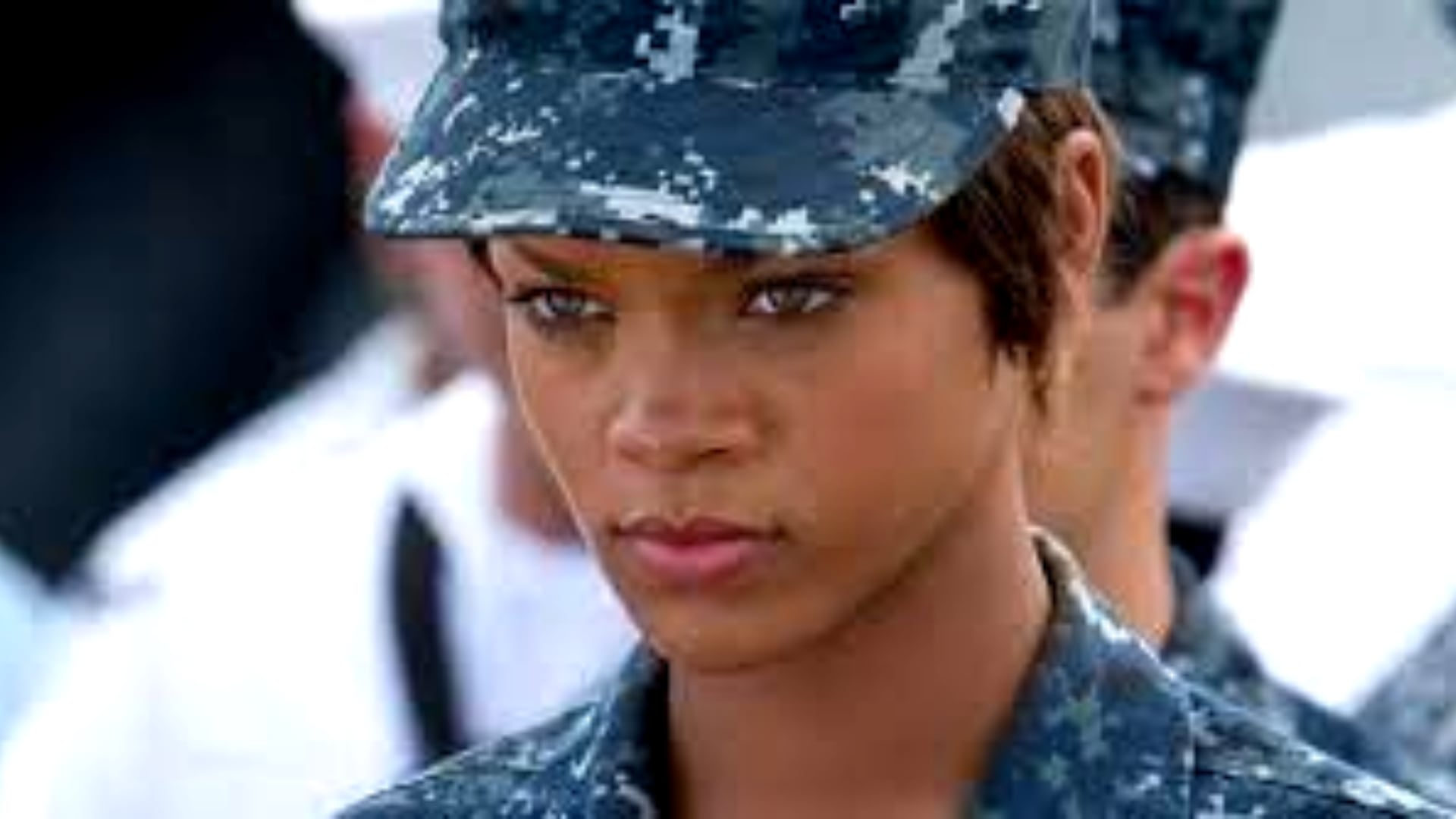 "Ti ucciderò", poi i pugni sul volto. Il dramma di Rihanna prima di Battleship