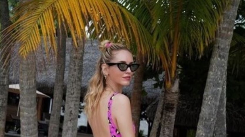 Ferragni, il costume è (molto) hot: in foto si vede (quasi) tutto