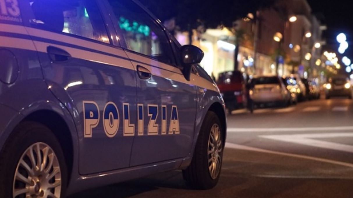 Aggredisce e investe le amiche della figlia: 40enne arrestata a Caserta