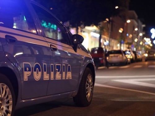 Aggredisce e investe le amiche della figlia: 40enne arrestata a Caserta