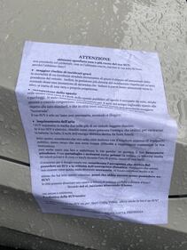 Ecco i suv con le gomme tagliate e i volantini degli eco-attivisti 3