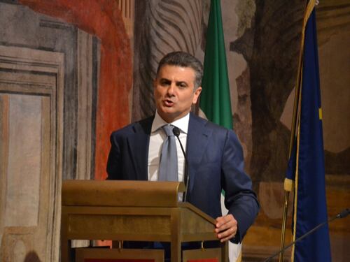 Petrolio, un'altra tegola su Renzi. Indagato il sottosegretario De Vito