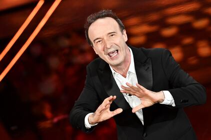 Roberto Benigni si ​prende la scena a Sanremo 7