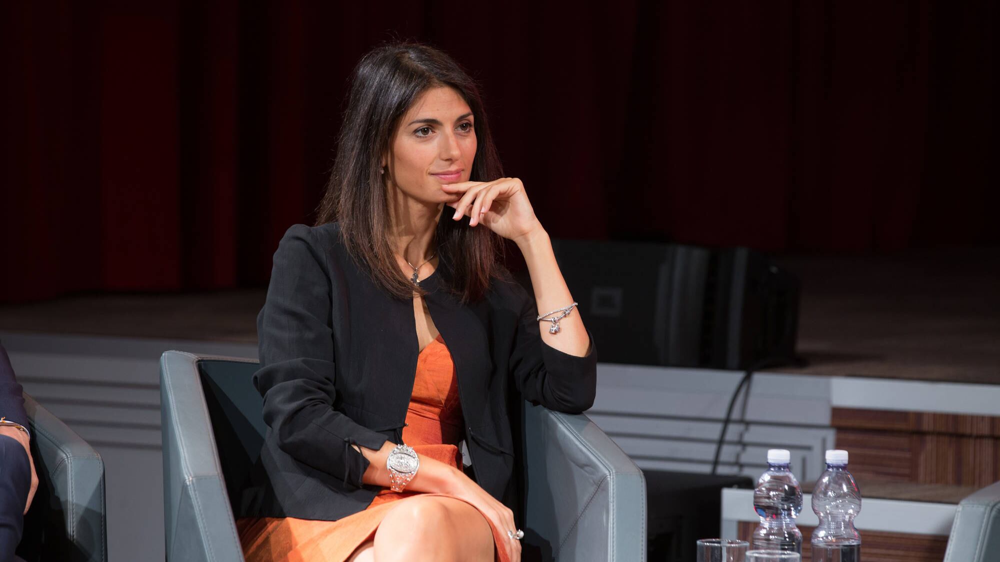 Roma, altra tegola sulla Raggi "Il bilancio non è veritiero"