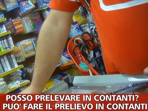 Ecco le "mazzette di cittadinanza": Striscia scova altri furbetti del reddito