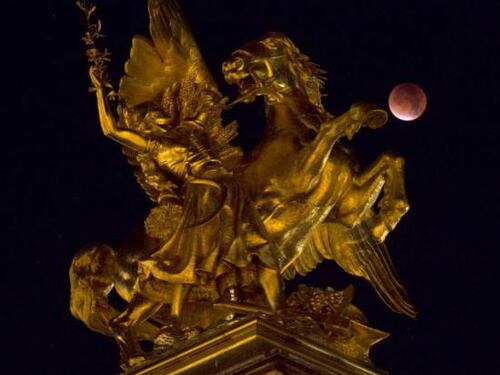 L'eclissi di superluna, foto e impressioni