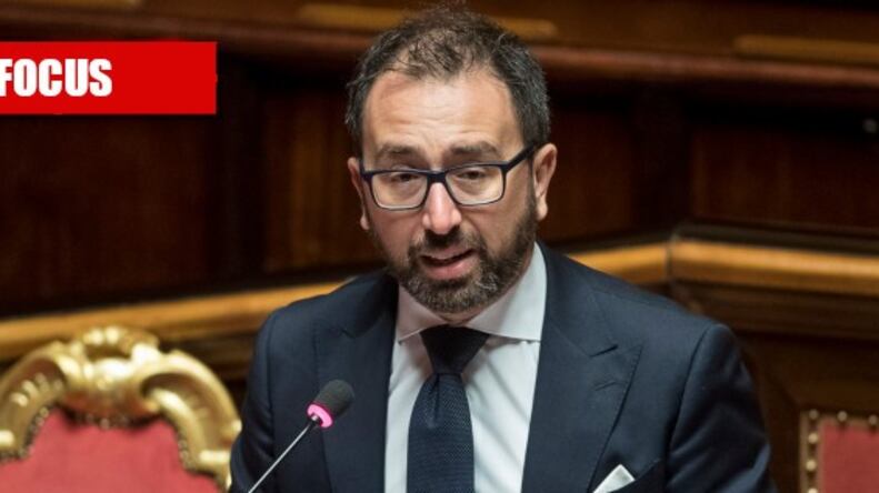 Bonafede, l'ex deejay che ha mandato in tilt la Giustizia