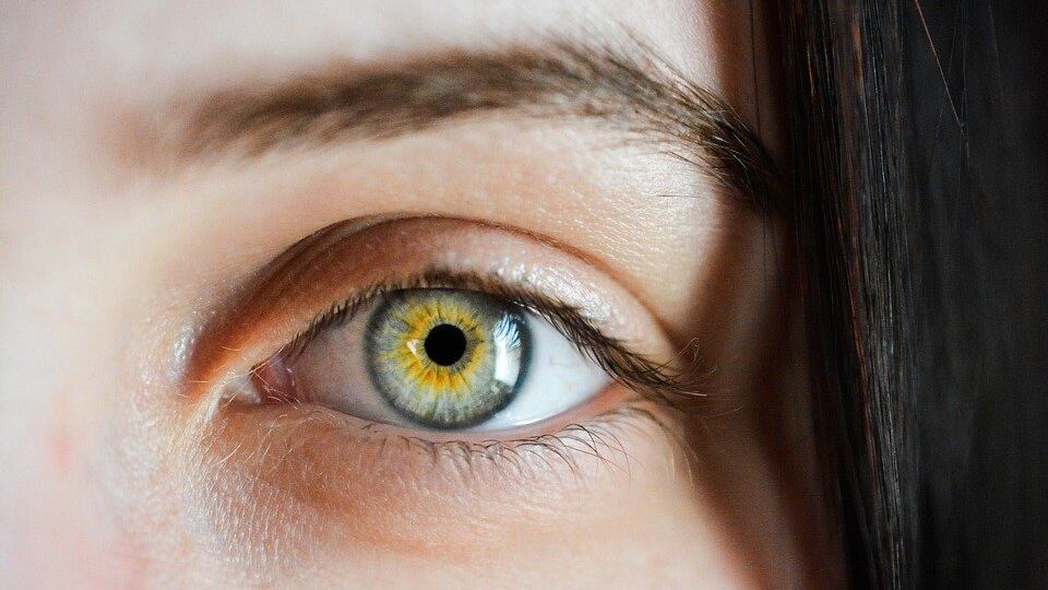 I vostri occhi vedono in bianco e nero? È una malattia rara ed ereditaria
