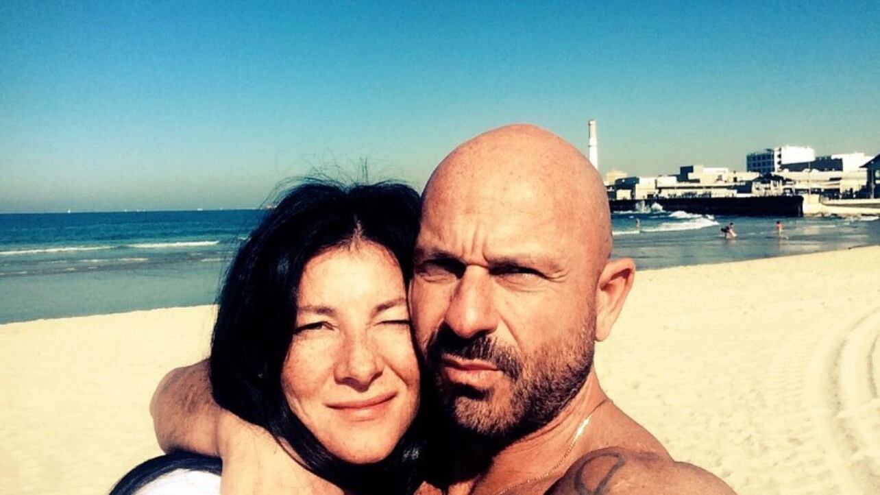 Addio a Daniela Shualy, moglie di Raiz, volto di Mare Fuori e leader degli Almamegretta