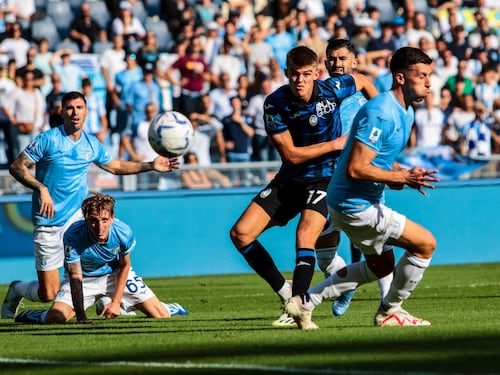 Vecino, l'assegno circolare della Lazio
