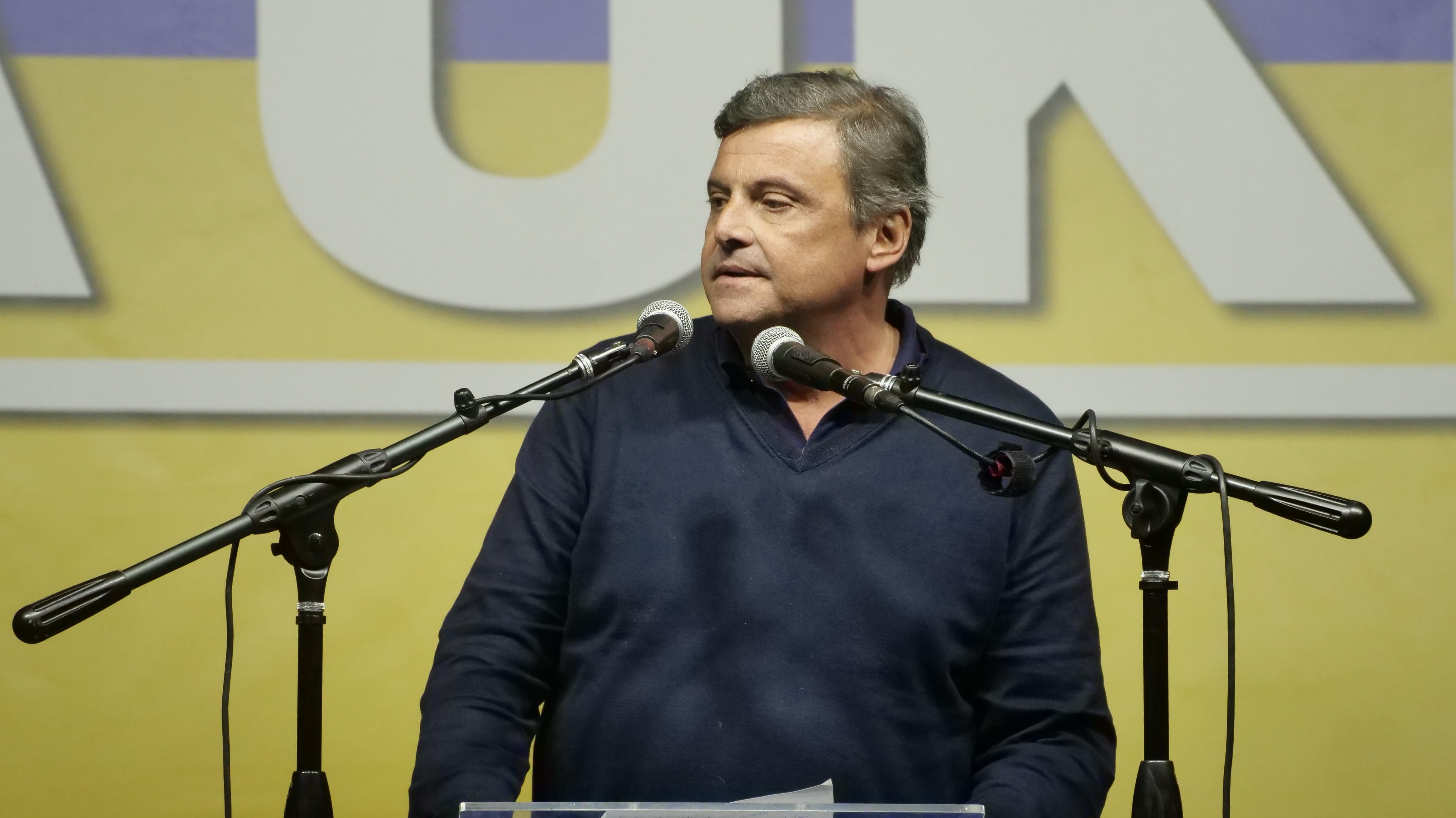 "È una cretinata totale". Così Calenda asfalta Conte sull'Ucraina