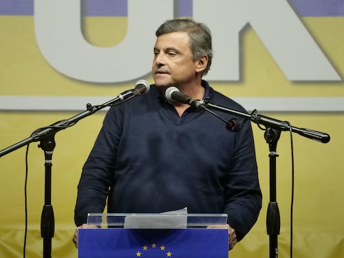 "No alle alleanze a geometrie variabili". Ma Calenda cambia di nuovo idea