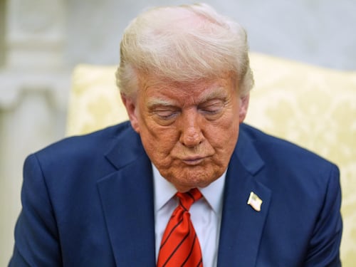 Trump pronto a trivellare l'oceano per estrarre terre rare