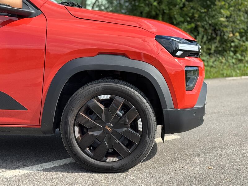 Nuova Dacia Spring: guarda la gallery dell'elettrica da città super compatta 5