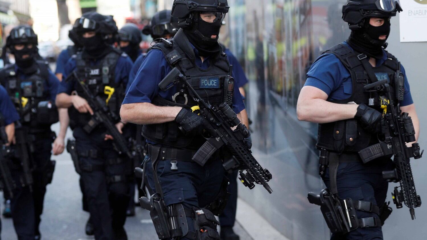 Isis, economia e Brexit Così le urne cambiano l'agenda della premier