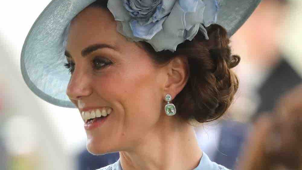 Kate incanta vestita di blu al Royal Ascot e dissipa i rumors sulla sua crisi matrimoniale