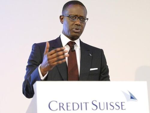 Balletto razzista al party. Scoppia la polemica Crédit Suisse