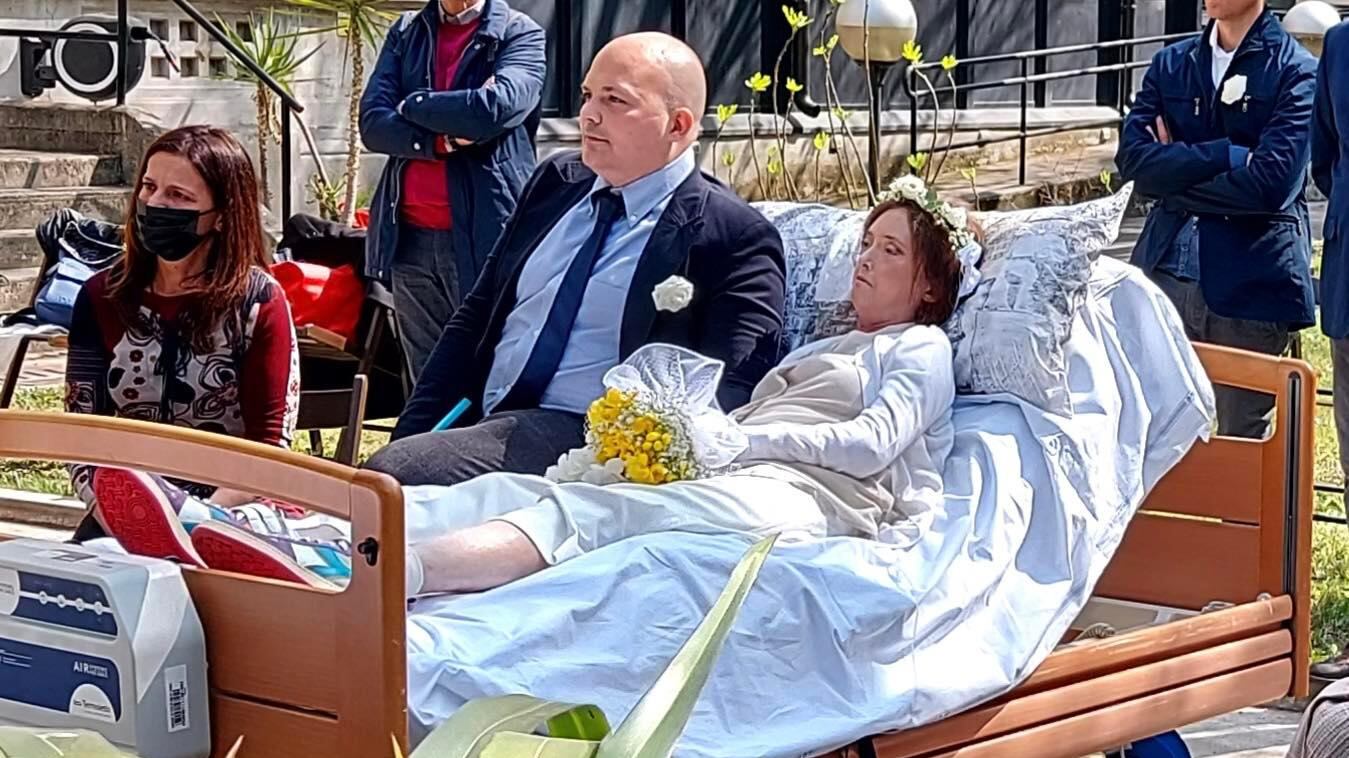 Sposa il suo Andrea e muore. Il dramma di Laura