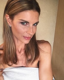 Martina Colombari hot, fisico esplosivo al mare 18
