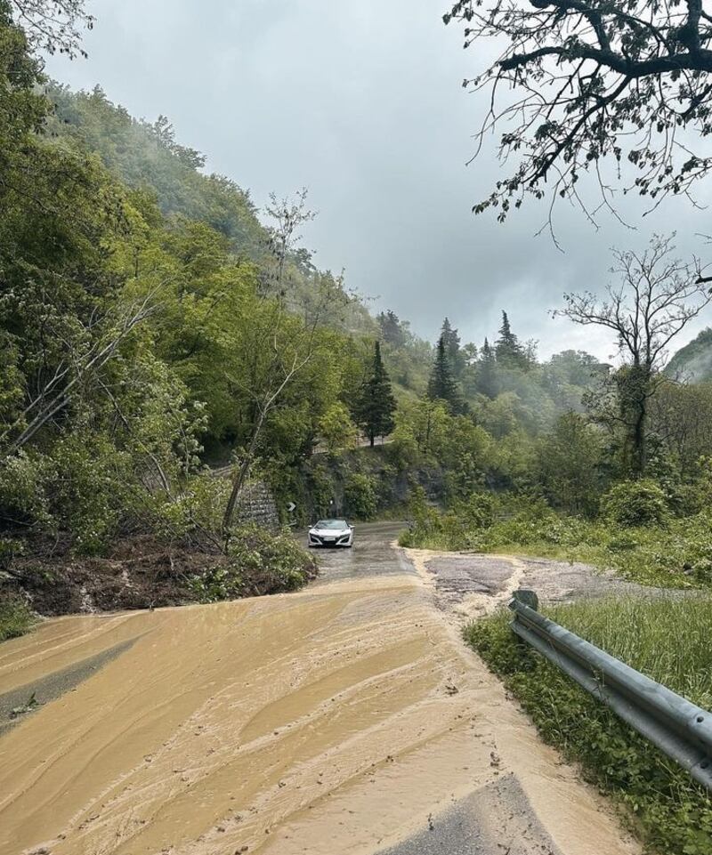 Nyck De Vries, bloccato in un paesino dall'alluvione: le immagini della sua avventura 2