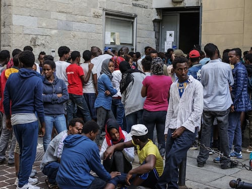 Boom di migranti "omosessuali". Iscritti all'Arcigay per avere asilo