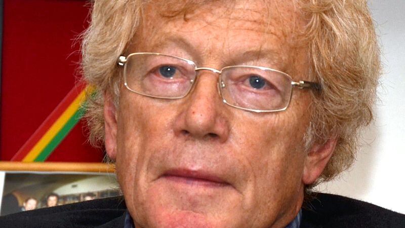 Governo polacco premia filosofo inglese anti-Soros. Ed è polemica