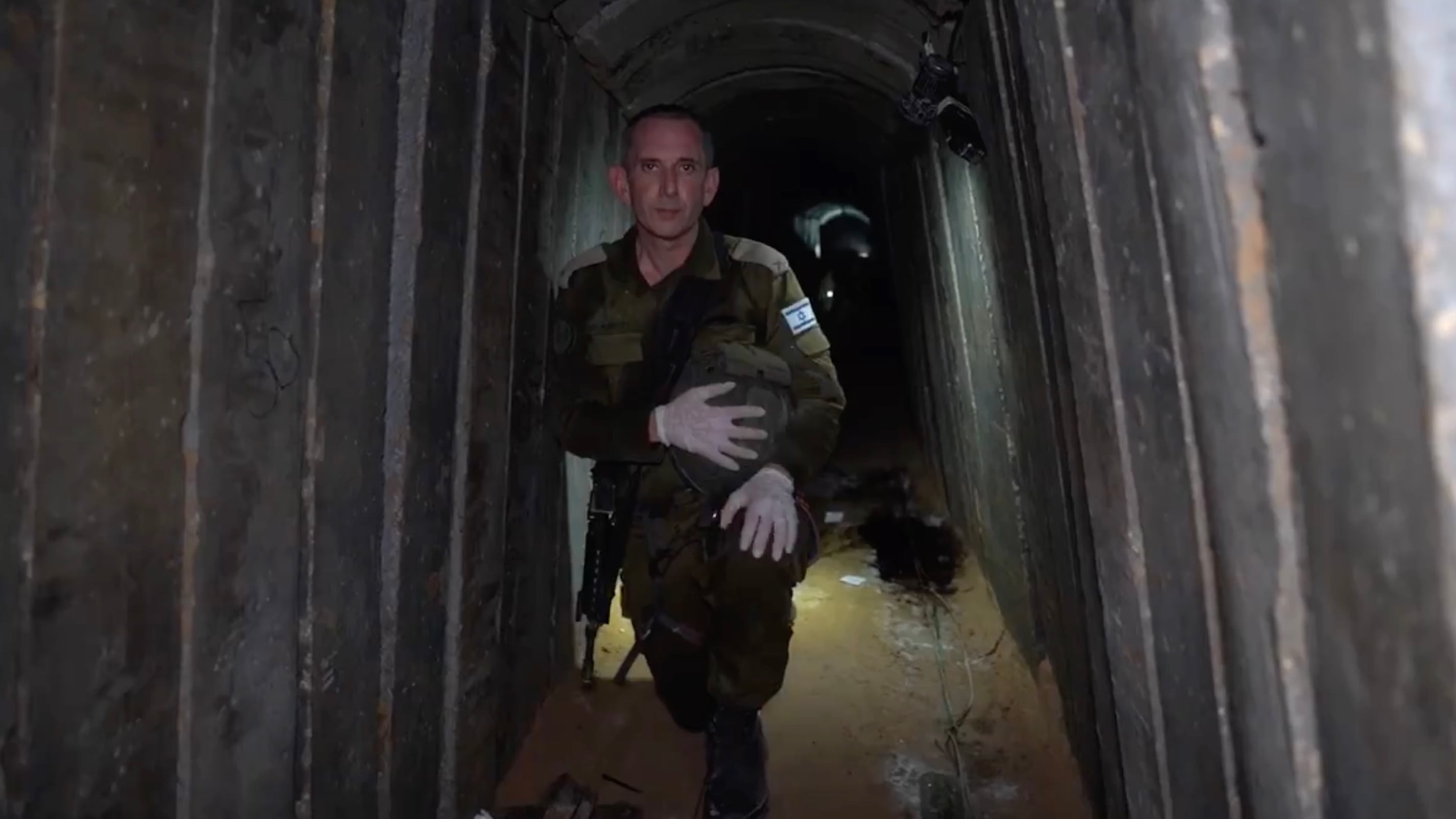 Nel tunnel del sangue e dell'orrore: le Idf mostrano dove Hamas ha assassinato i 6 ostaggi