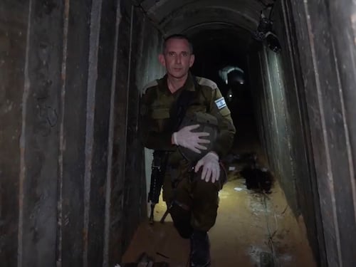 Nel tunnel del sangue e dell'orrore: le Idf mostrano dove Hamas ha assassinato i 6 ostaggi