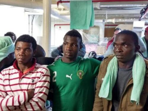 Sea Watch, la farsa dei migranti minori: sono nati tutti lo stesso giorno