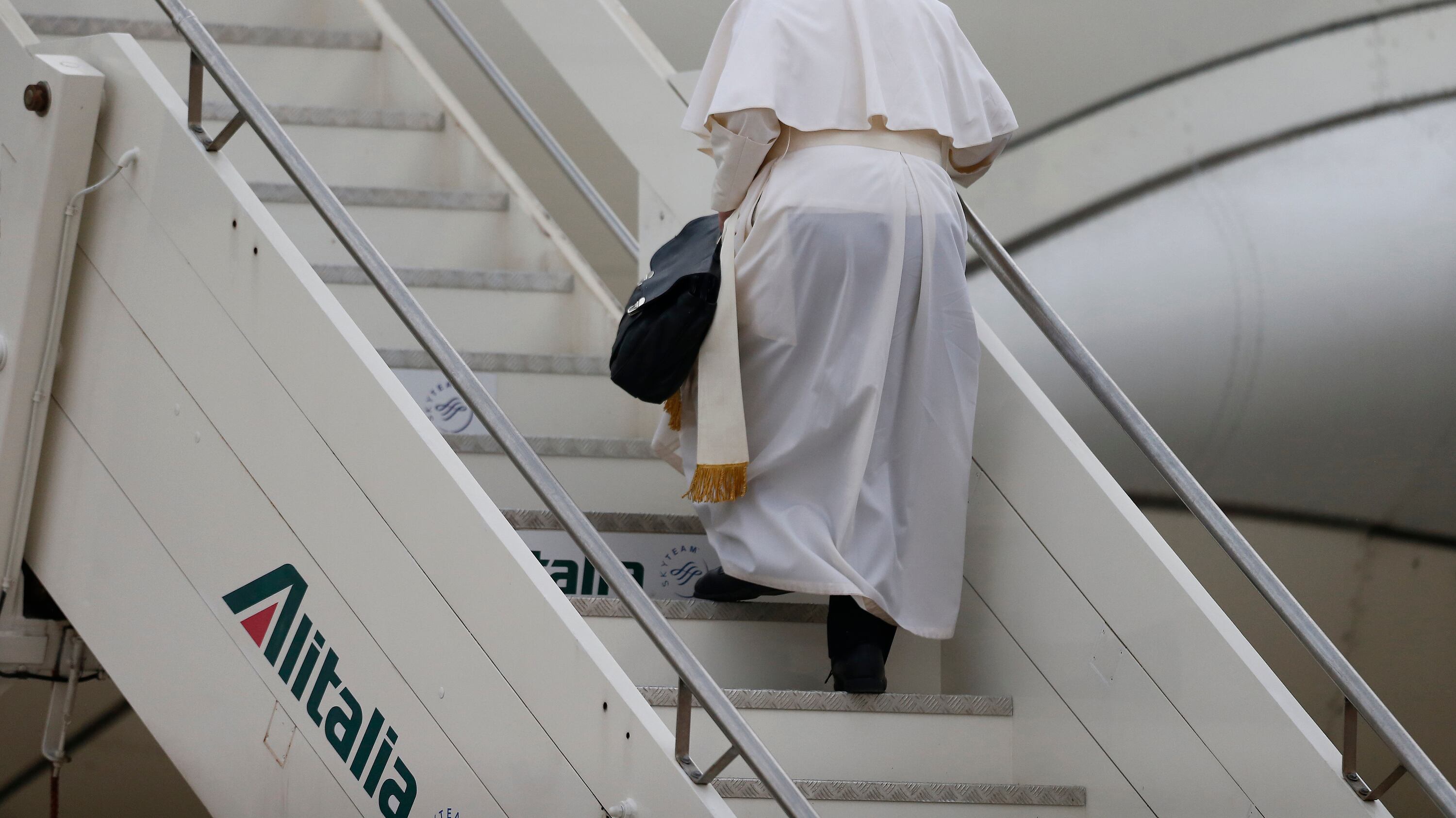 "Così si avvera il mio sogno". L'Iraq accoglie papa Francesco