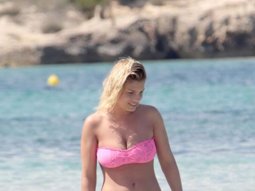 Emma Marrone sexy in bikini: foto