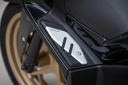 Yamaha XMAX 300 Tech Max: guarda la gallery 14