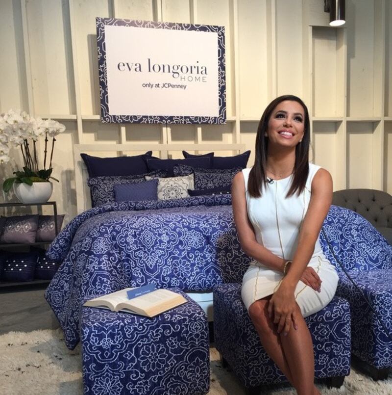 Eva Longoria ti porta a letto: ecco la sua linea di lenzuola 1