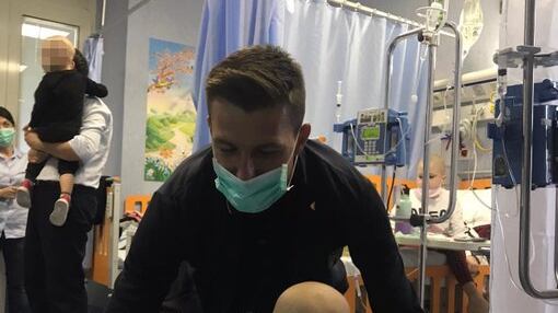 Nazionale, la visita all'ospedale Bambino Gesù: il bellissimo gesto di Acerbi