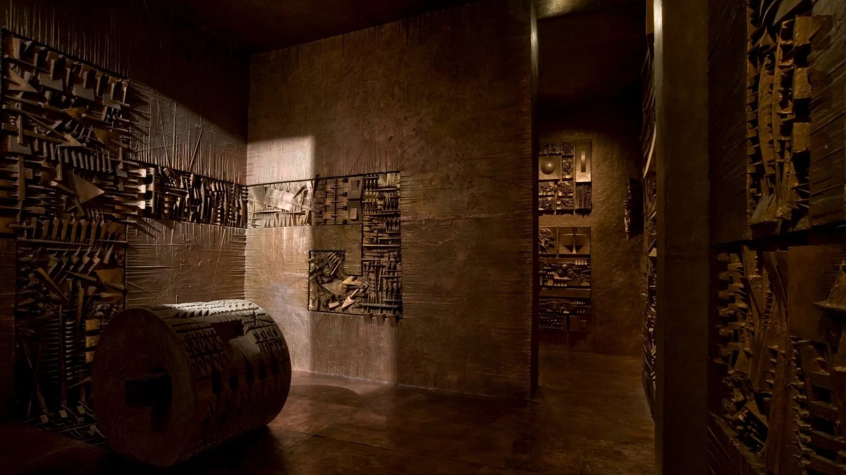 Il “Labirinto” di Arnaldo Pomodoro, un luogo magico della Milano segreta