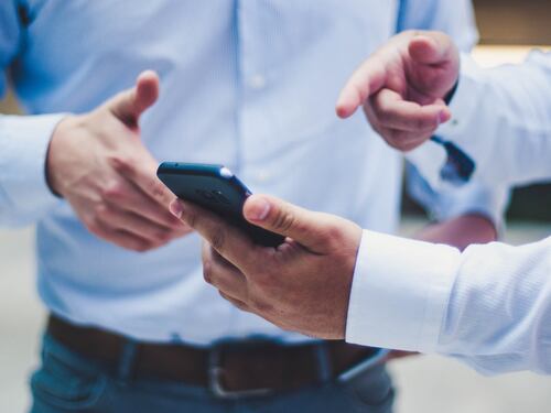 Ecco il virus svuota-conto che azzera lo smartphone: i dispositivi a rischio