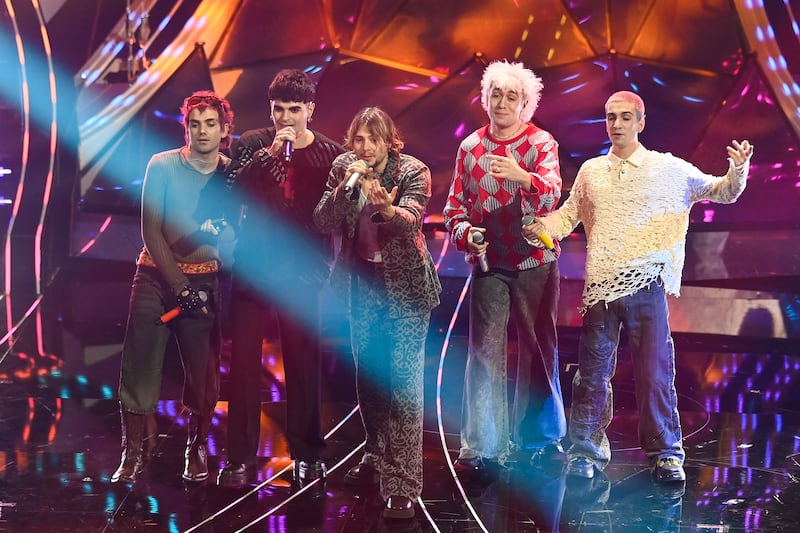 Sanremo 2024: ecco il look della prima serata del Festival dai Bnkr44  1