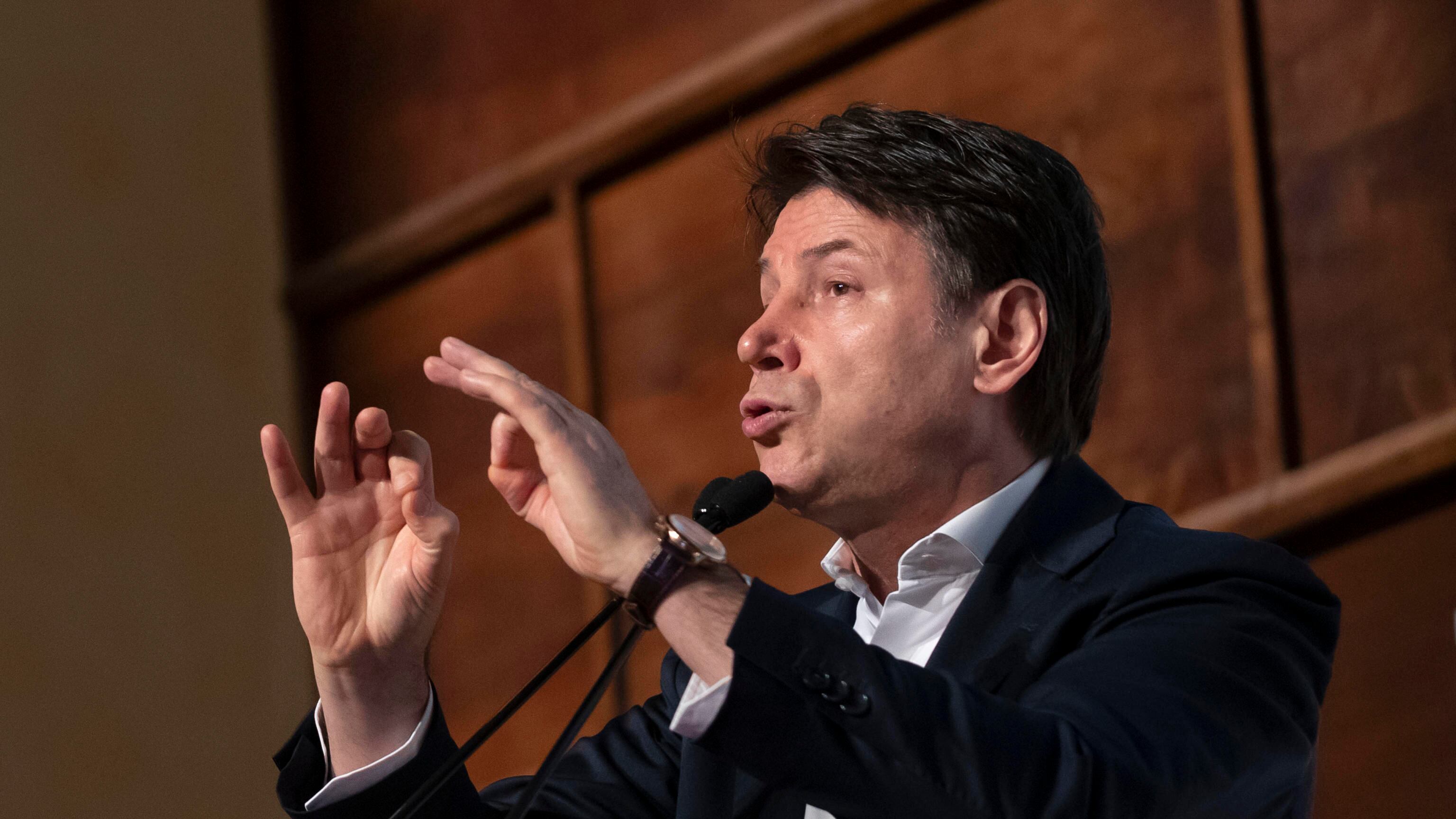 "Prima ci hanno insultato...". Conte attacca (ancora) il Pd
