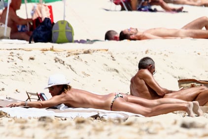 Il topless di Cristina Parodi a Formentera 10
