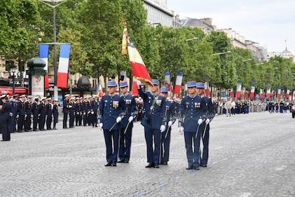 Parigi, parata per la festa del 14 luglio 13