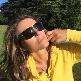 Liz Hurley esplosiva in bikini  16