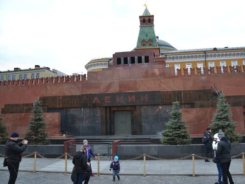Mosca, tra falci e martello è Putin a riunire la Russia